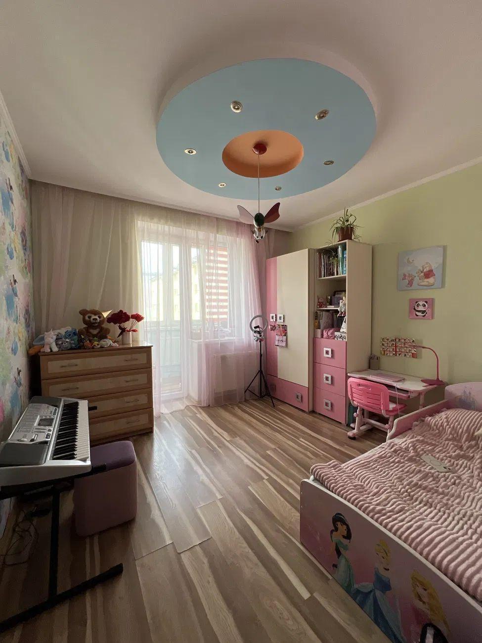 Продаж 2-кімнатної квартири 57 м², Василя Симоненка вул., 37