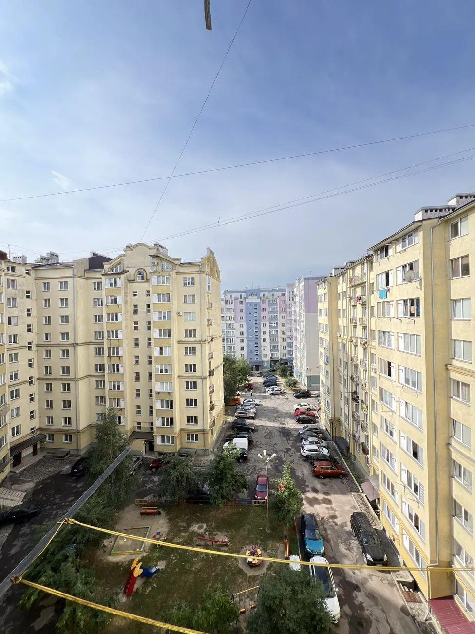 Продаж 2-кімнатної квартири 57 м², Василя Симоненка вул., 37