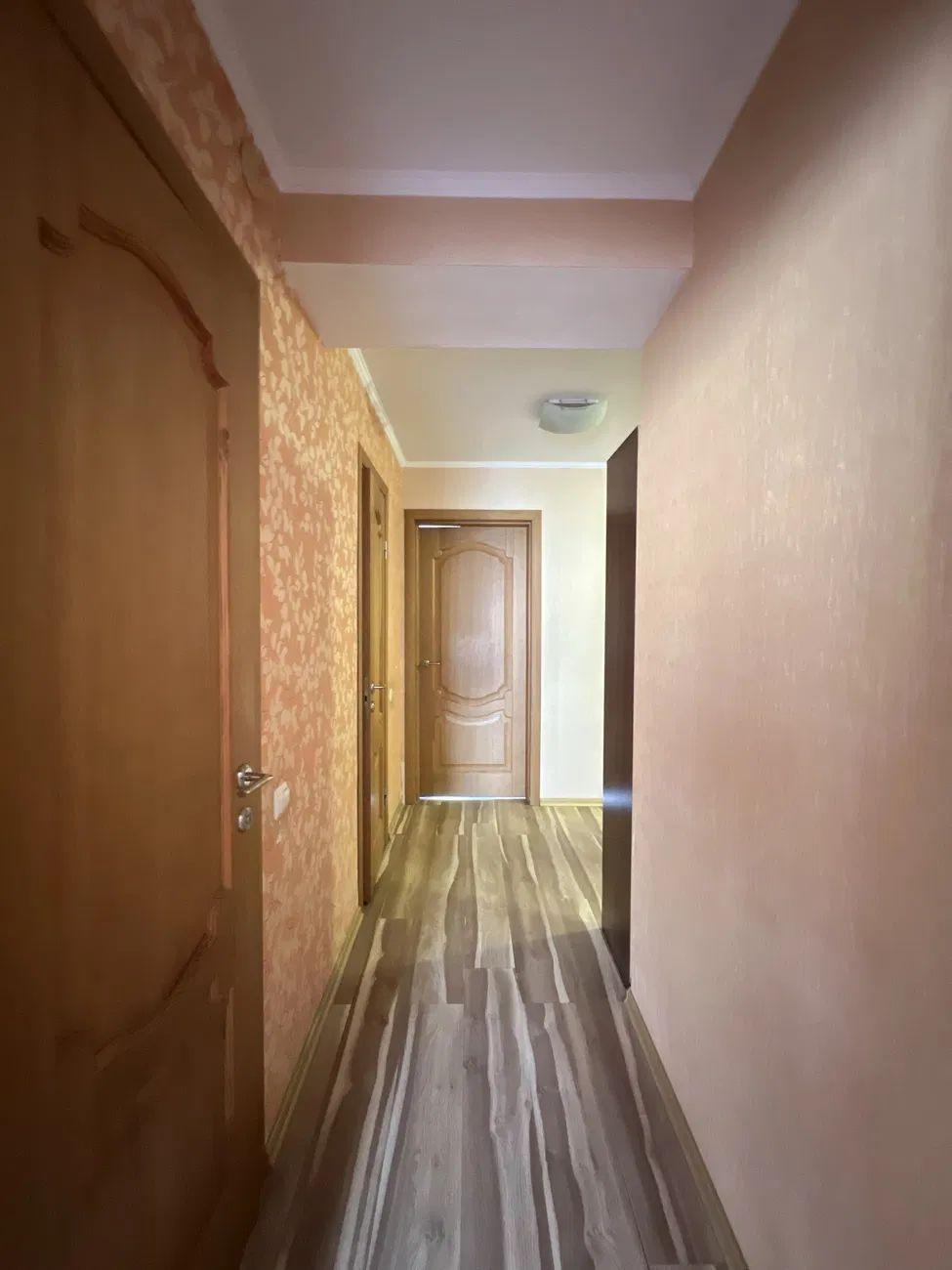 Продаж 2-кімнатної квартири 57 м², Василя Симоненка вул., 37