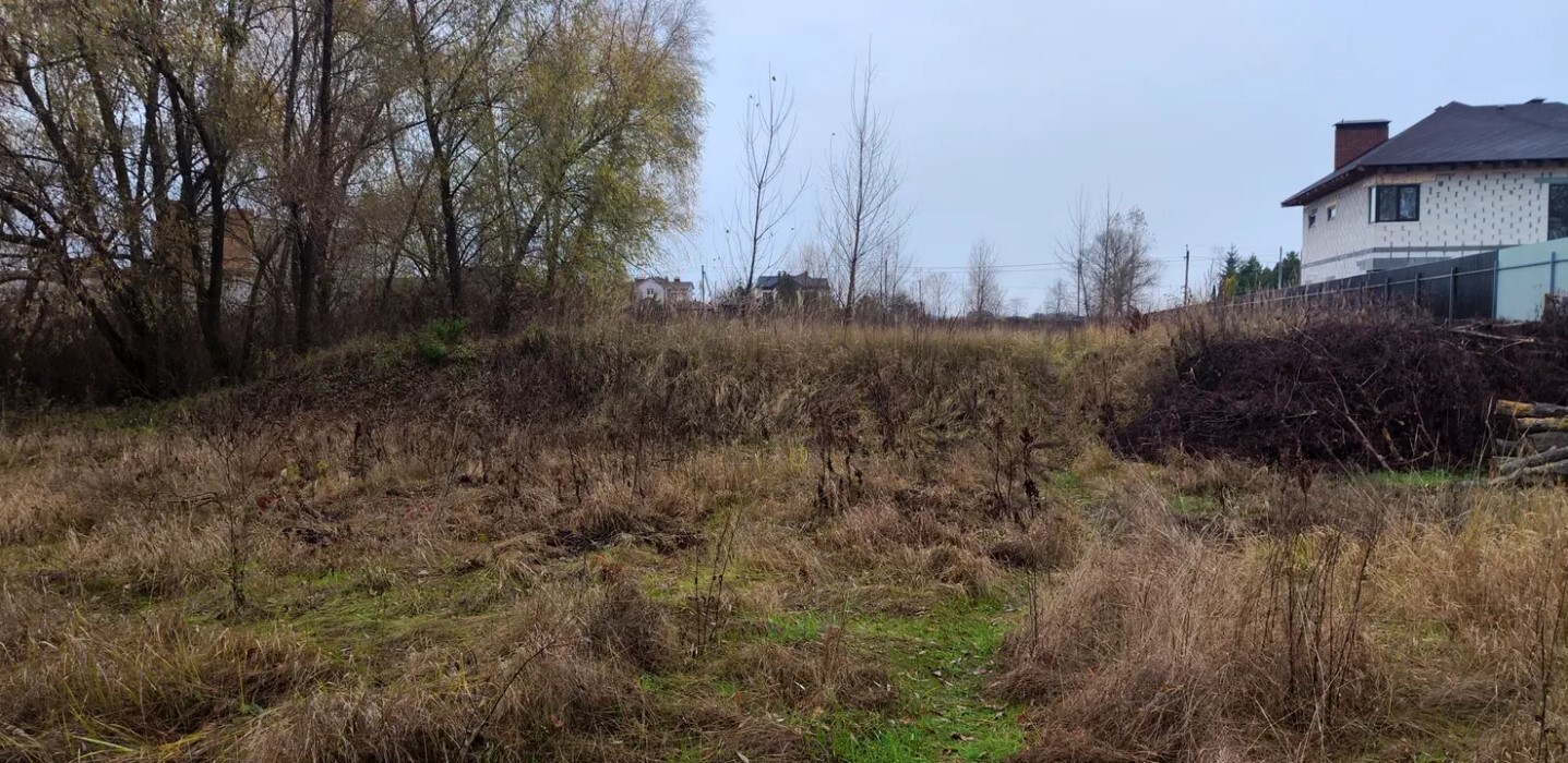 Продаж ділянки під індивідуальне житлове будівництво 20 соток