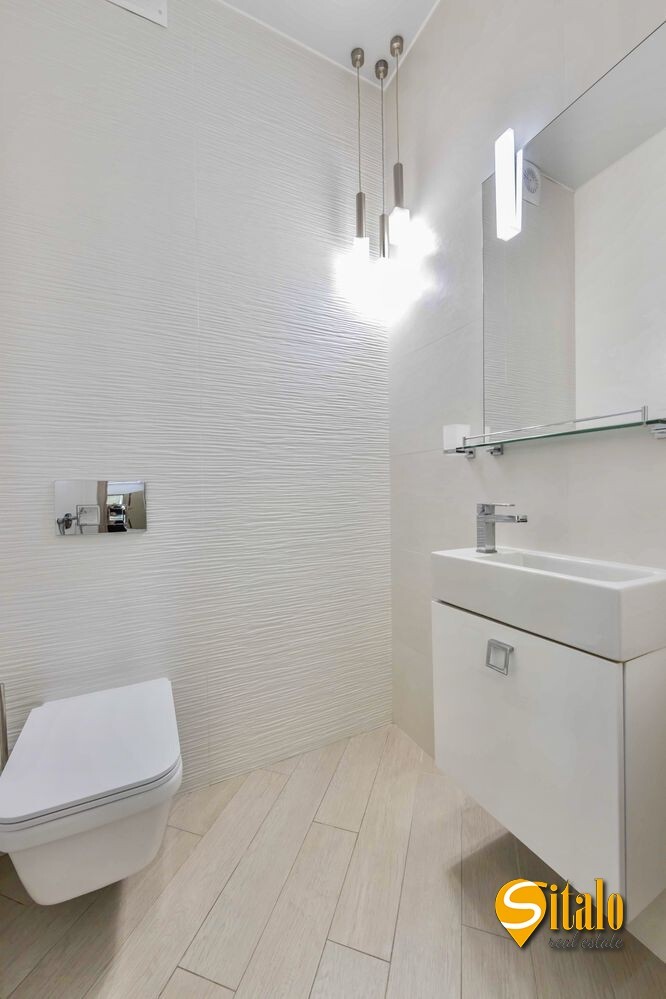 Продаж 3-кімнатної квартири 109 м², Дніпровська наб., 14А