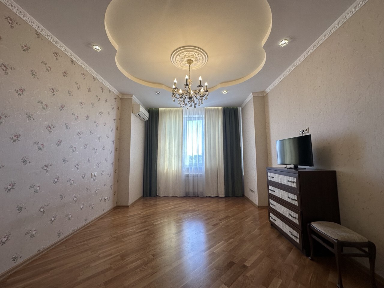 Оренда 2-кімнатної квартири 78 м², Гната Хоткевича вул., 10