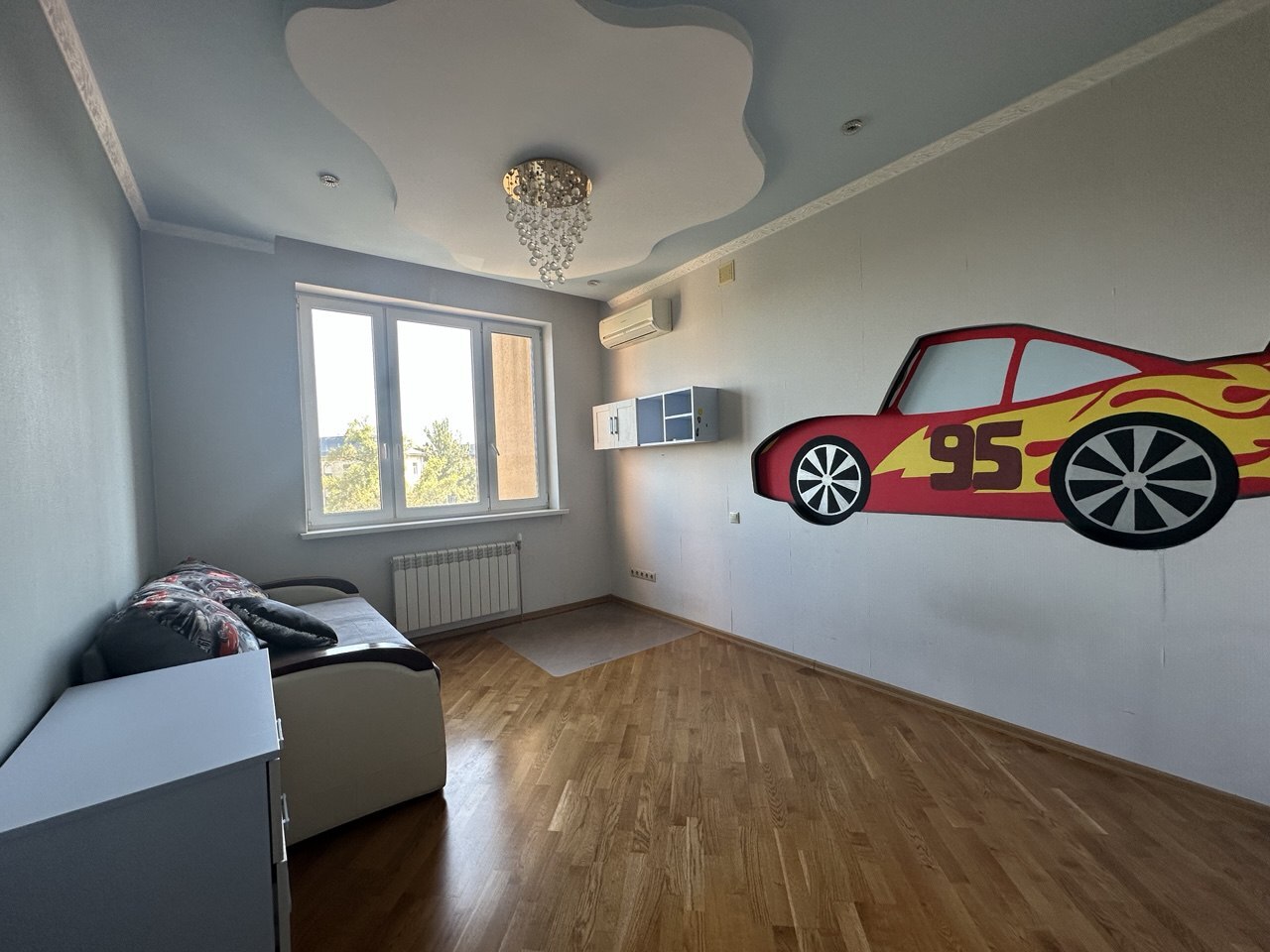 Оренда 2-кімнатної квартири 78 м², Гната Хоткевича вул., 10
