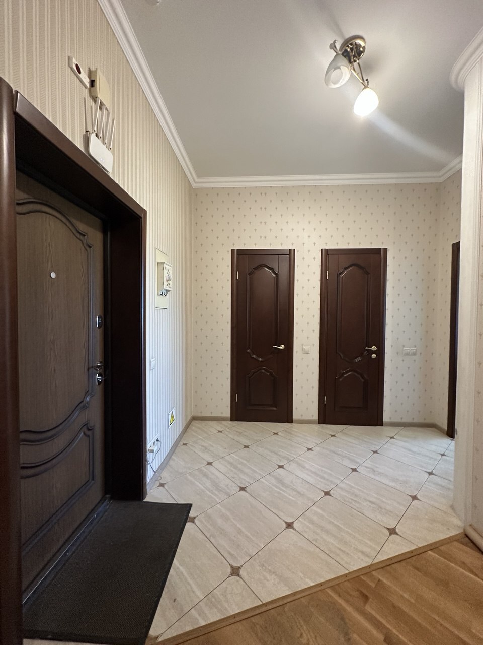 Оренда 2-кімнатної квартири 78 м², Гната Хоткевича вул., 10