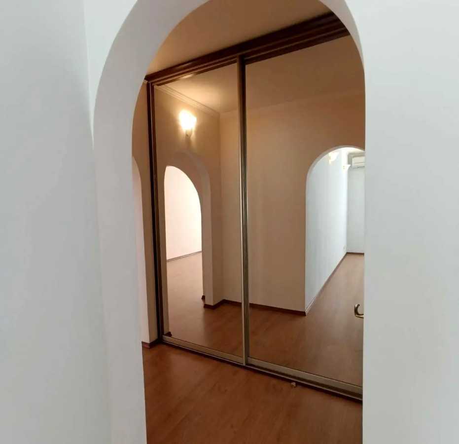 Оренда 2-кімнатної квартири 71 м², Введенська вул., 29/58