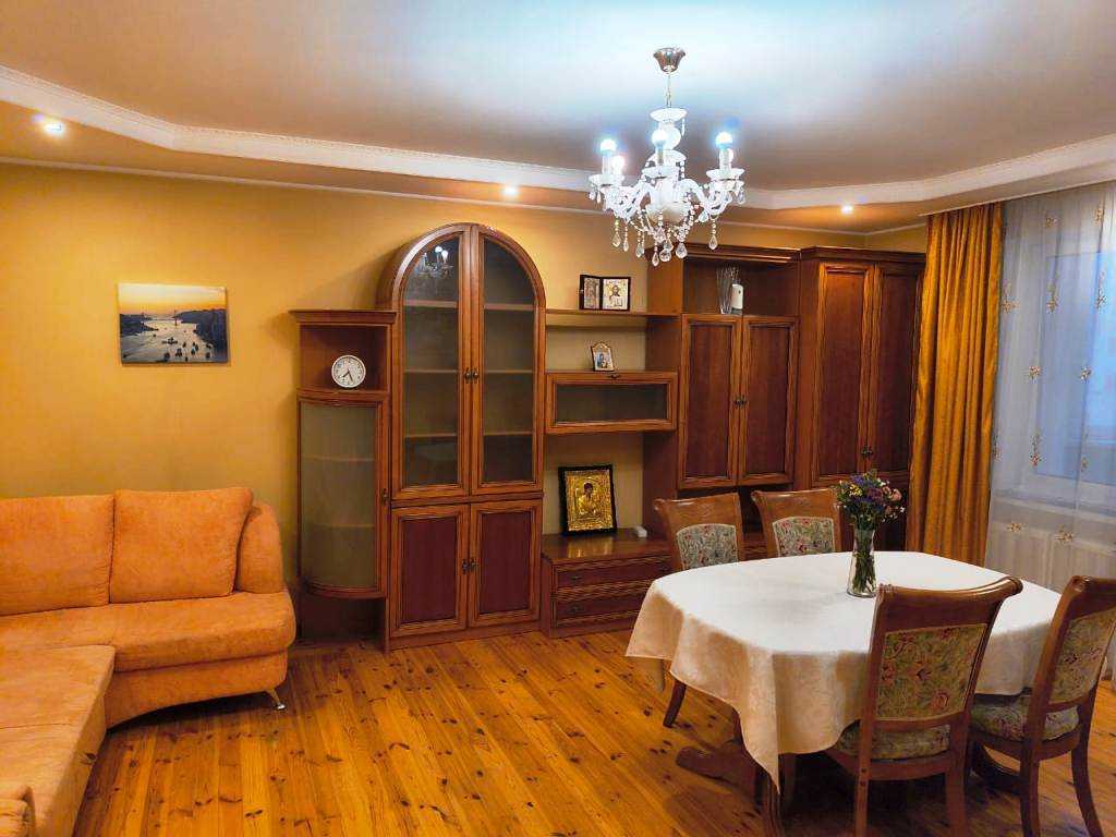 Продажа 2-комнатной квартиры 90 м², Николая Голего ул., 5