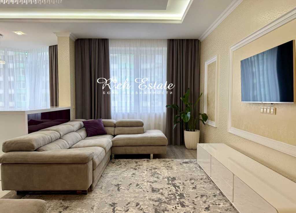 Продажа 3-комнатной квартиры 113.7 м², Вышгородская ул., 45/4