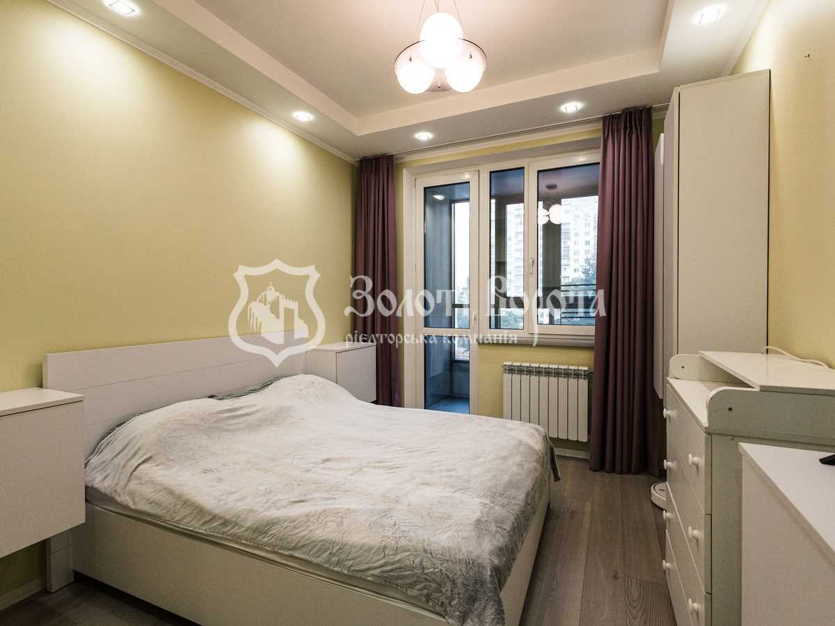 Продаж 2-кімнатної квартири 77.1 м², Патріарха Мстислава Скрипника вул., 40