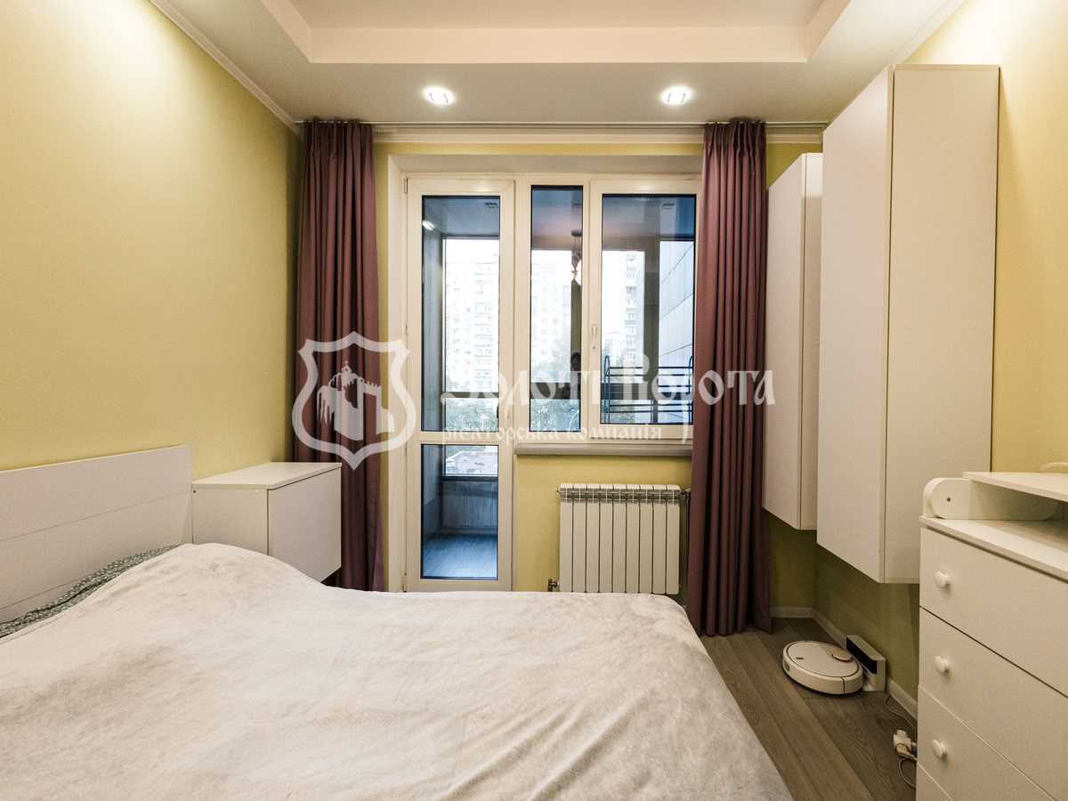 Продаж 2-кімнатної квартири 77.1 м², Патріарха Мстислава Скрипника вул., 40