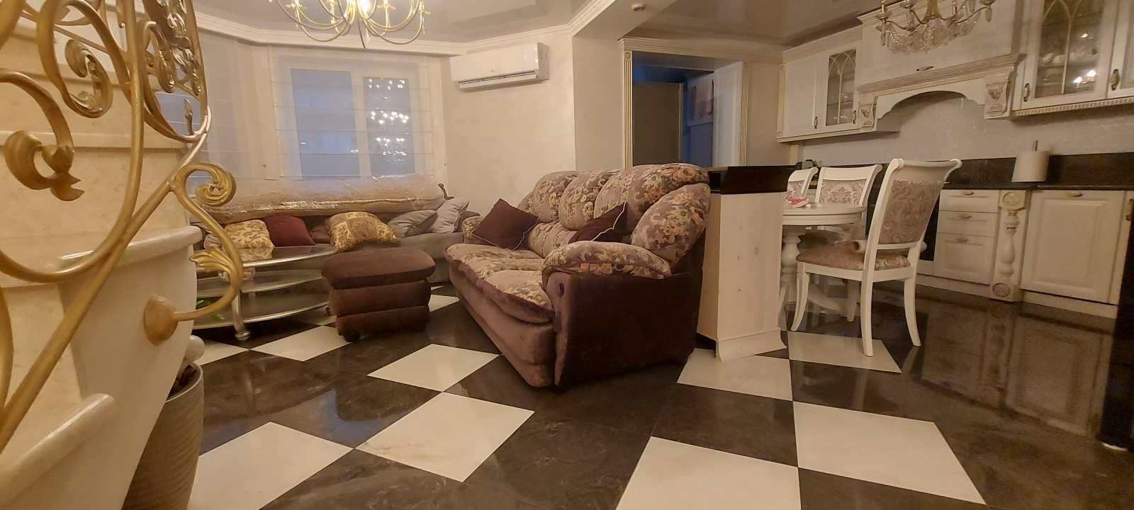 Продажа 5-комнатной квартиры 172 м², Боголюбова ул., 16