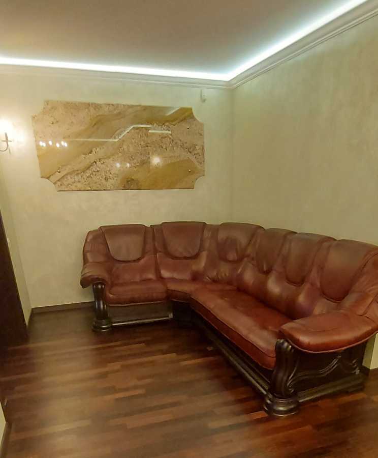 Продажа 5-комнатной квартиры 172 м², Боголюбова ул., 16