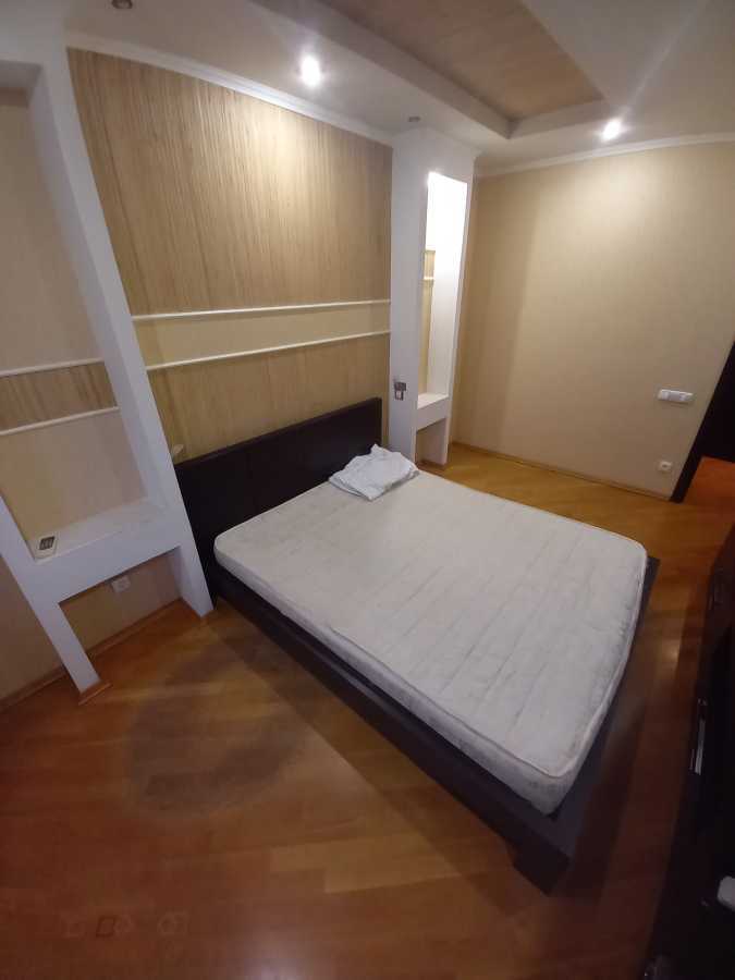 Оренда 2-кімнатної квартири 70 м², Верховної Ради бул., 14Б