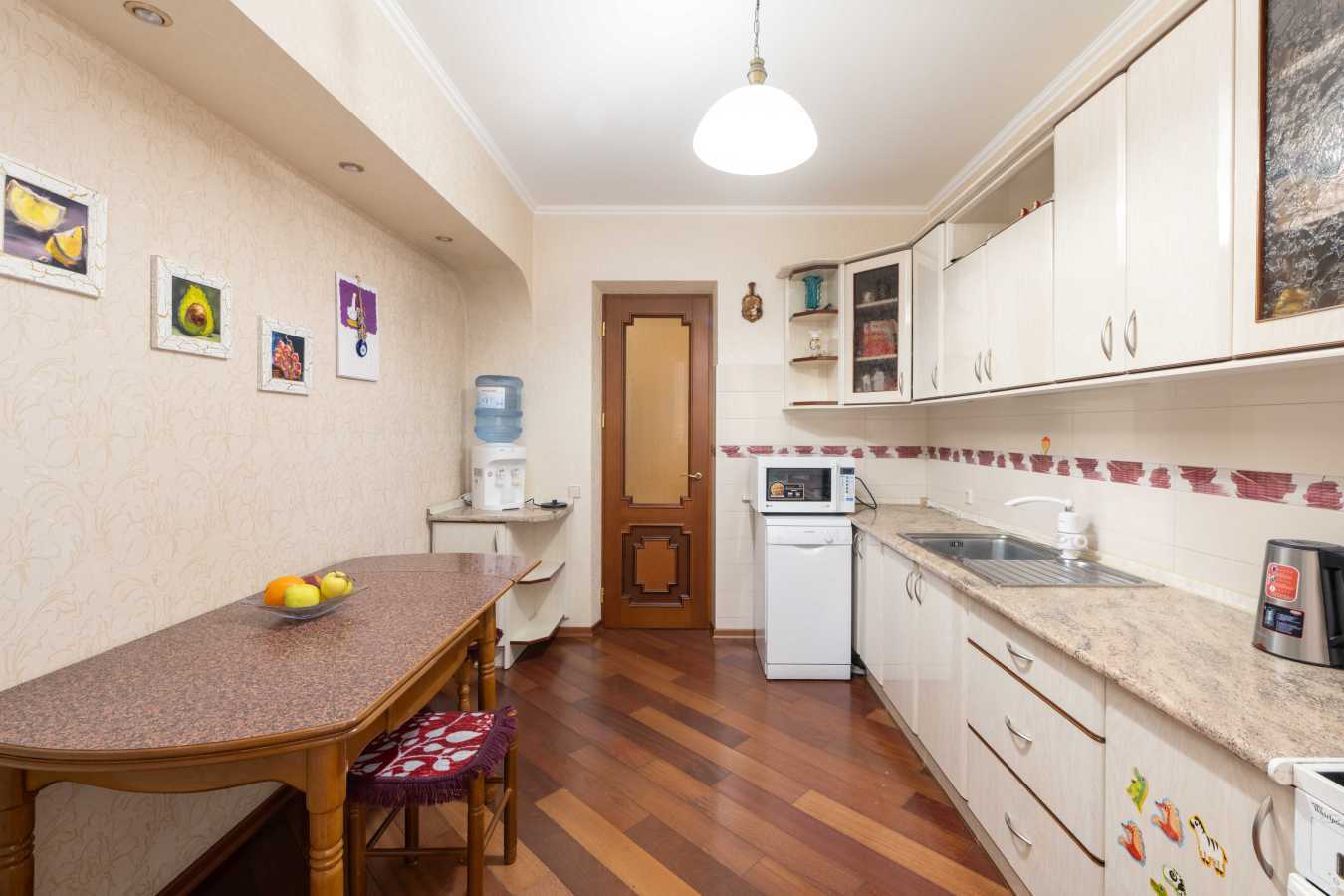 Продажа 3-комнатной квартиры 98 м², Старонаводницкая ул., 8А