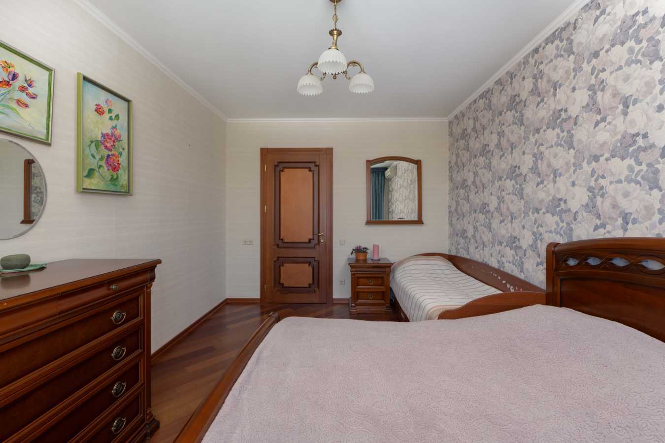 Продажа 3-комнатной квартиры 98 м², Старонаводницкая ул., 8А