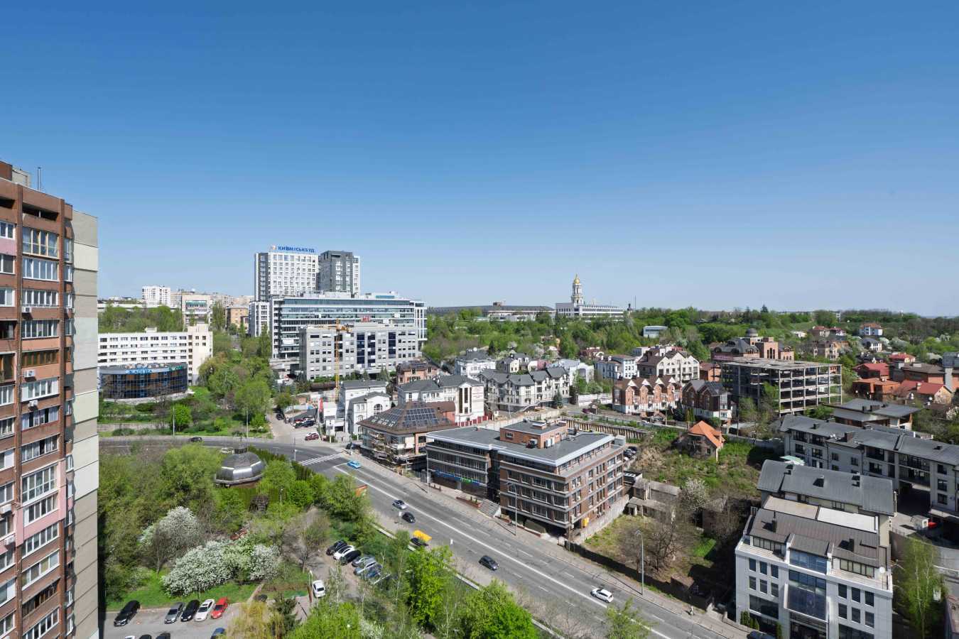 Продажа 3-комнатной квартиры 98 м², Старонаводницкая ул., 8А