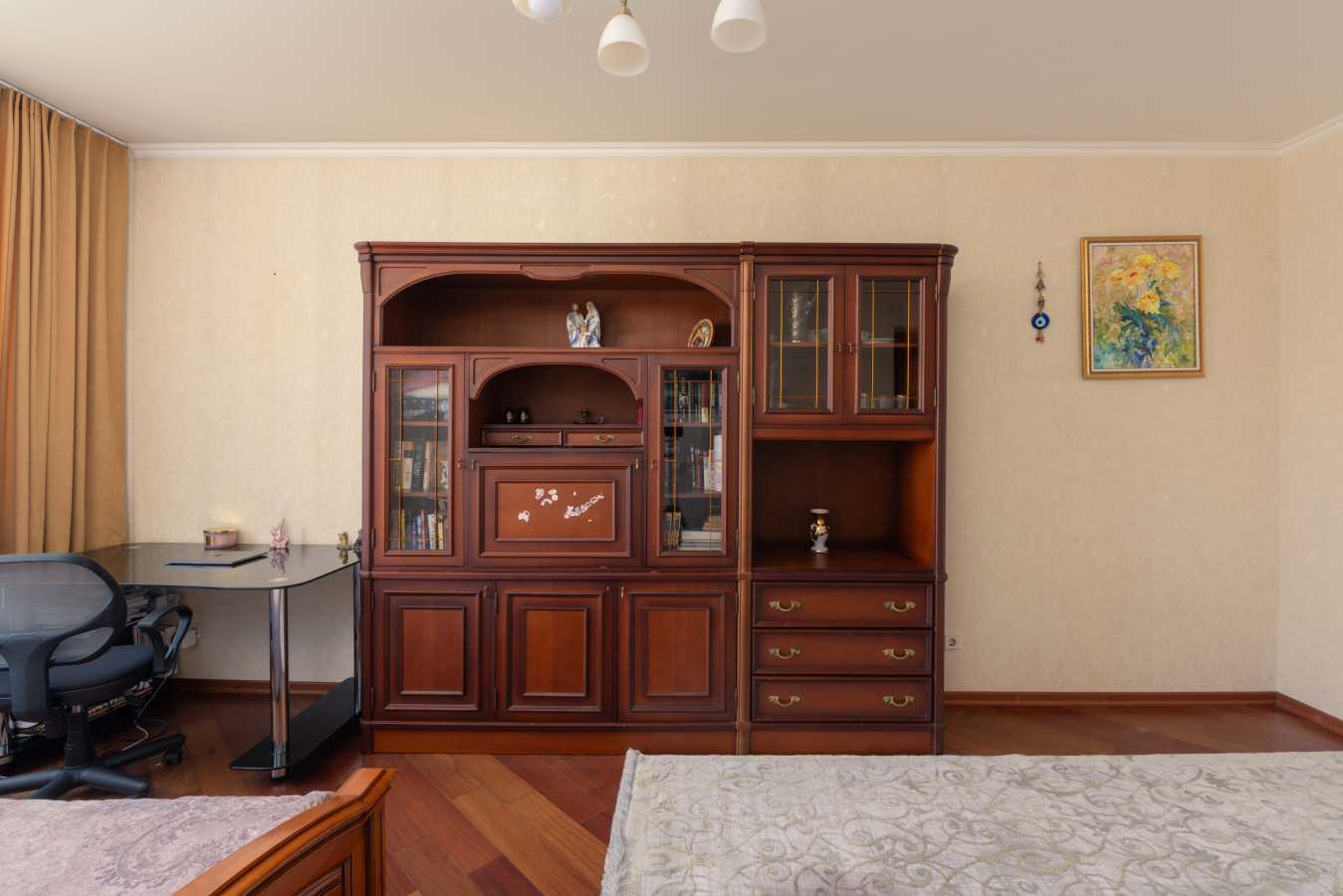 Продажа 3-комнатной квартиры 98 м², Старонаводницкая ул., 8А