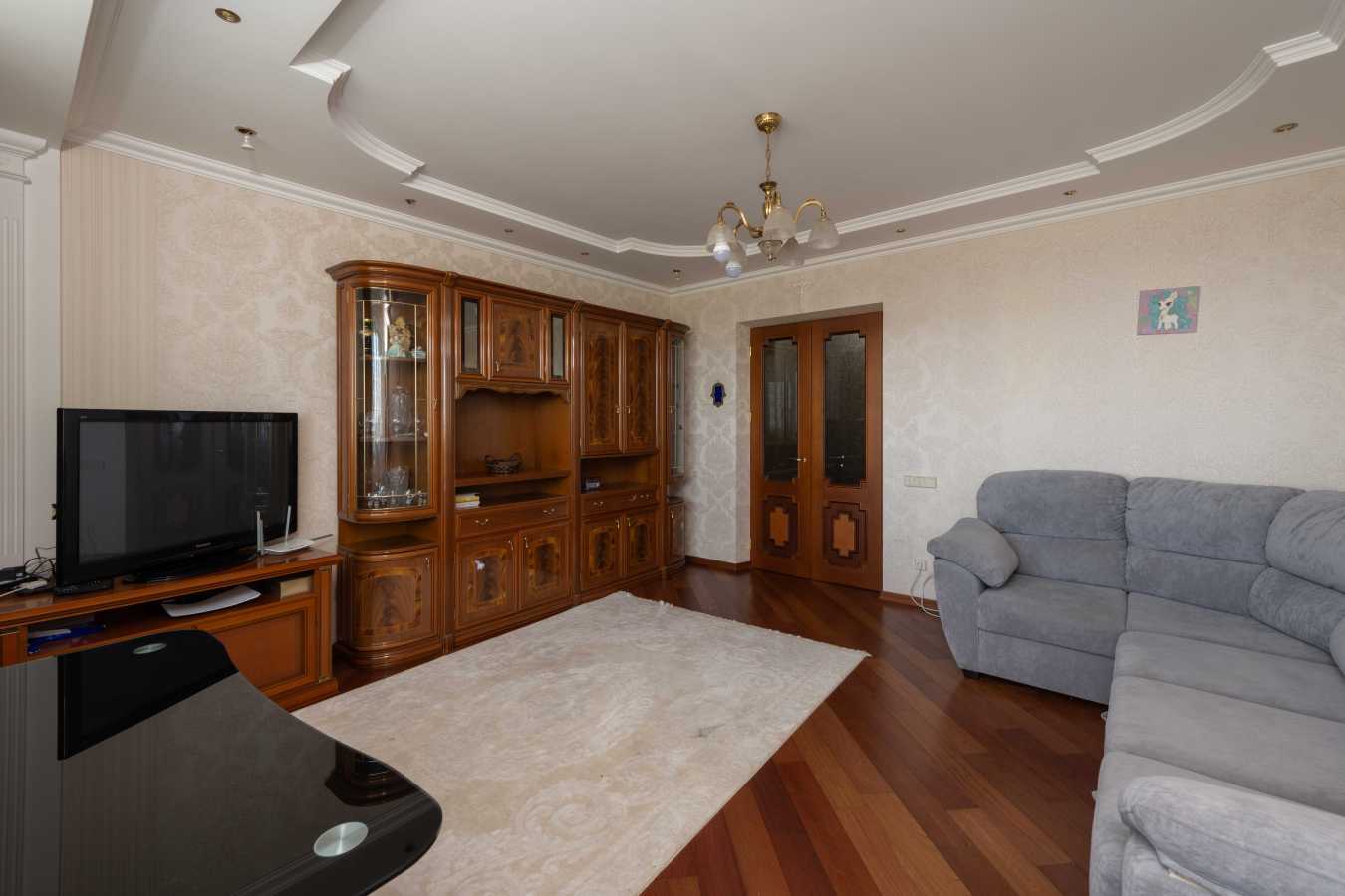 Продажа 3-комнатной квартиры 98 м², Старонаводницкая ул., 8А
