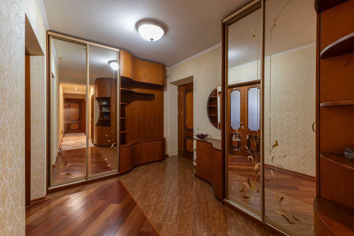 Продажа 3-комнатной квартиры 98 м², Старонаводницкая ул., 8А