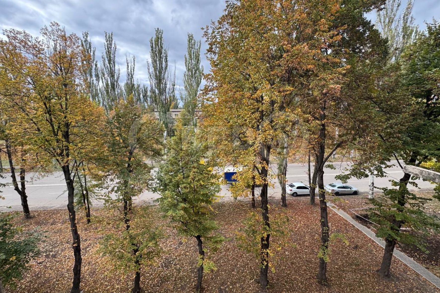 Продажа 3-комнатной квартиры 48 м², Соборности ул.