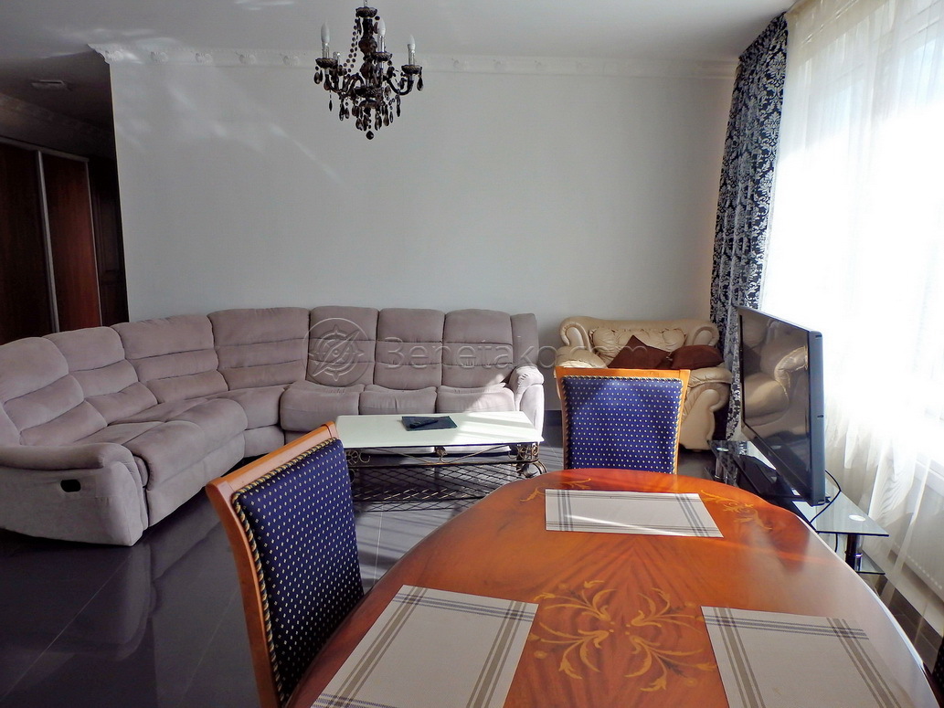 Аренда 3-комнатной квартиры 100 м², Литературная ул., 1А