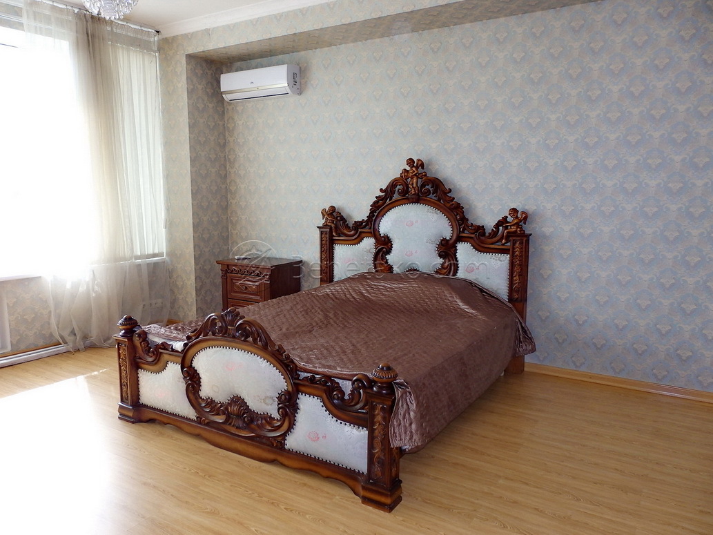 Аренда 3-комнатной квартиры 100 м², Литературная ул., 1А