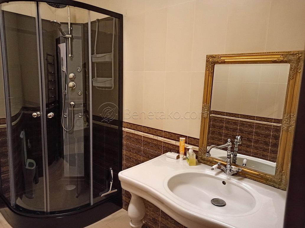 Аренда 3-комнатной квартиры 100 м², Литературная ул., 1А