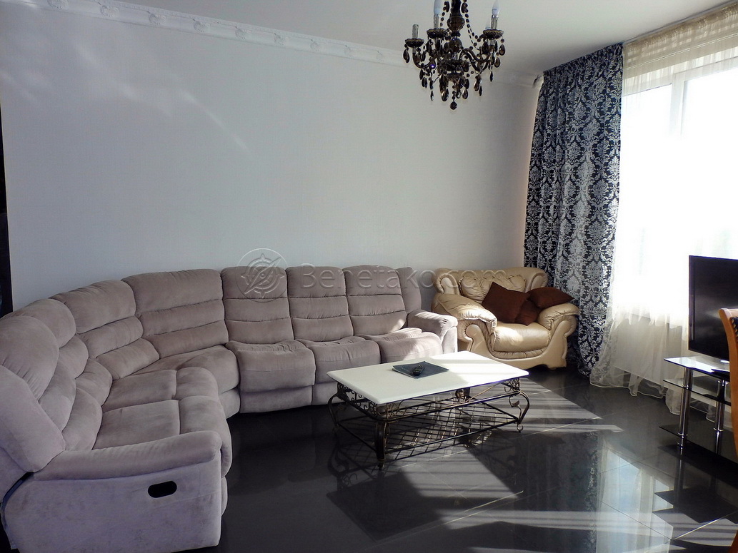 Аренда 3-комнатной квартиры 100 м², Литературная ул., 1А