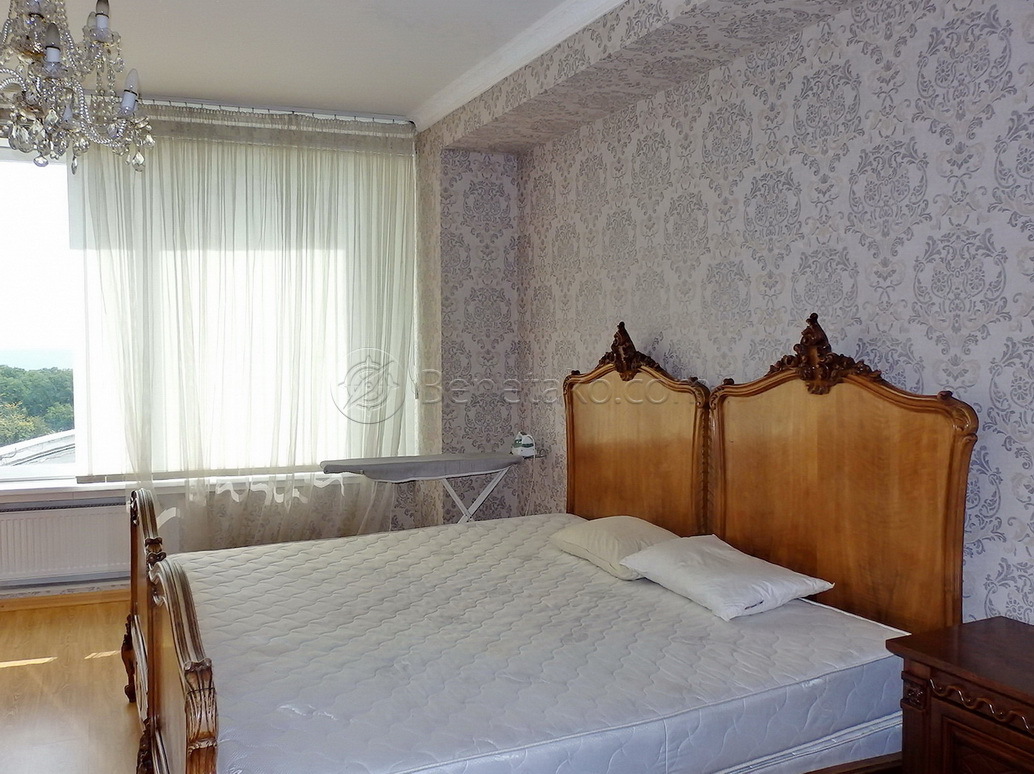 Аренда 3-комнатной квартиры 100 м², Литературная ул., 1А