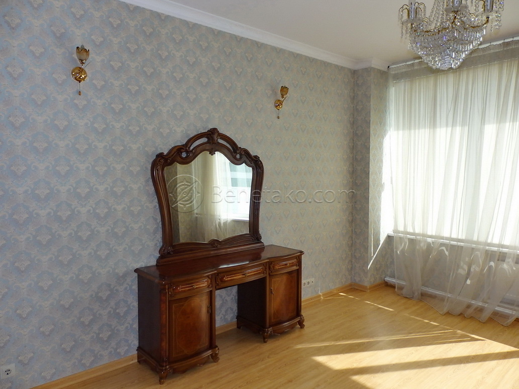 Аренда 3-комнатной квартиры 100 м², Литературная ул., 1А