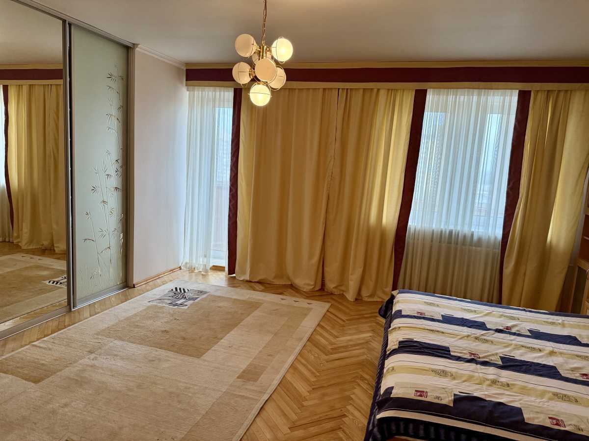 Аренда 3-комнатной квартиры 170 м², Героев Сталинграда просп., 16В