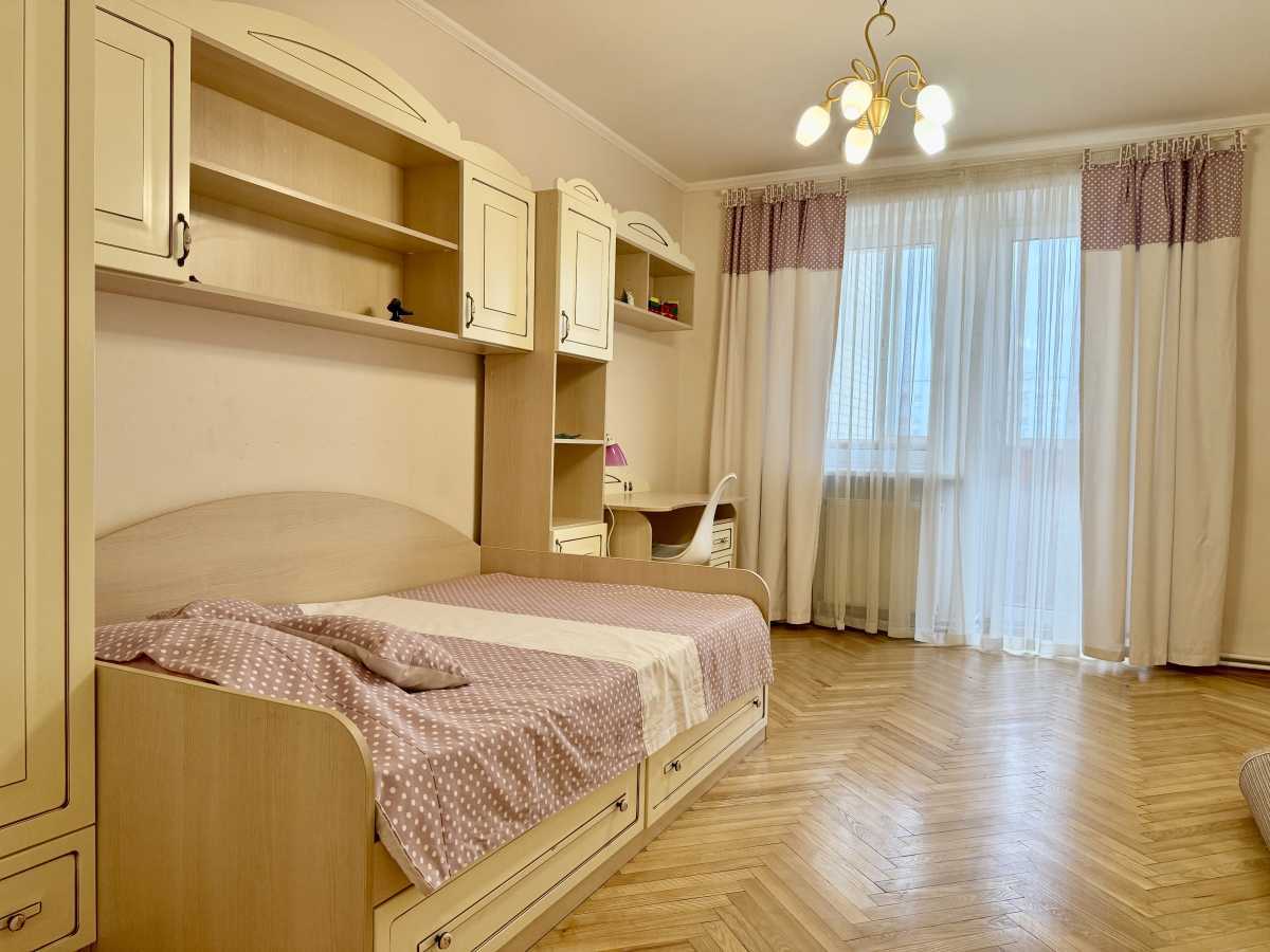 Аренда 3-комнатной квартиры 170 м², Героев Сталинграда просп., 16В