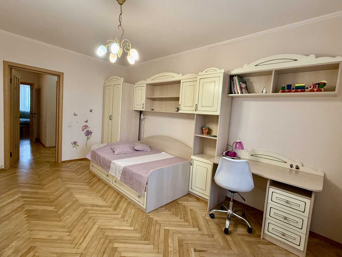 Аренда 3-комнатной квартиры 170 м², Героев Сталинграда просп., 16В