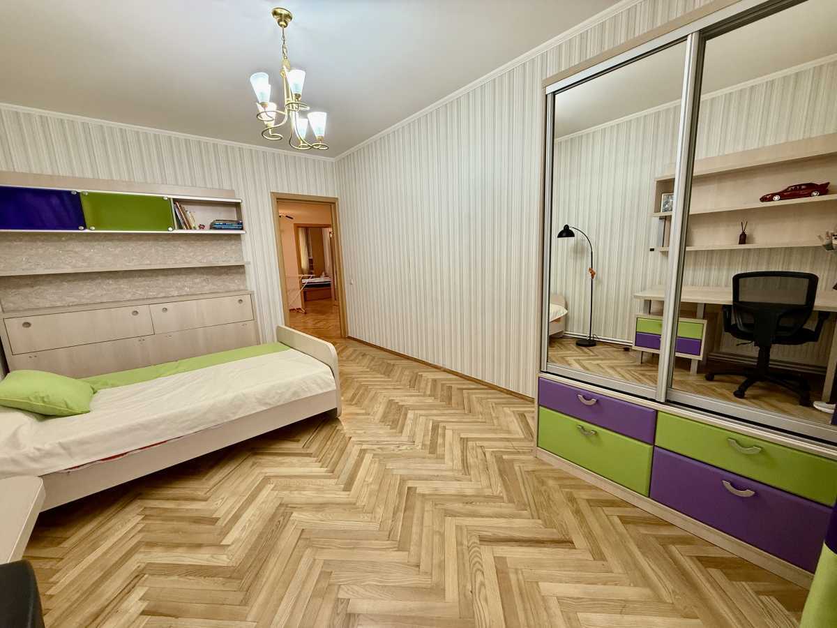Аренда 3-комнатной квартиры 170 м², Героев Сталинграда просп., 16В