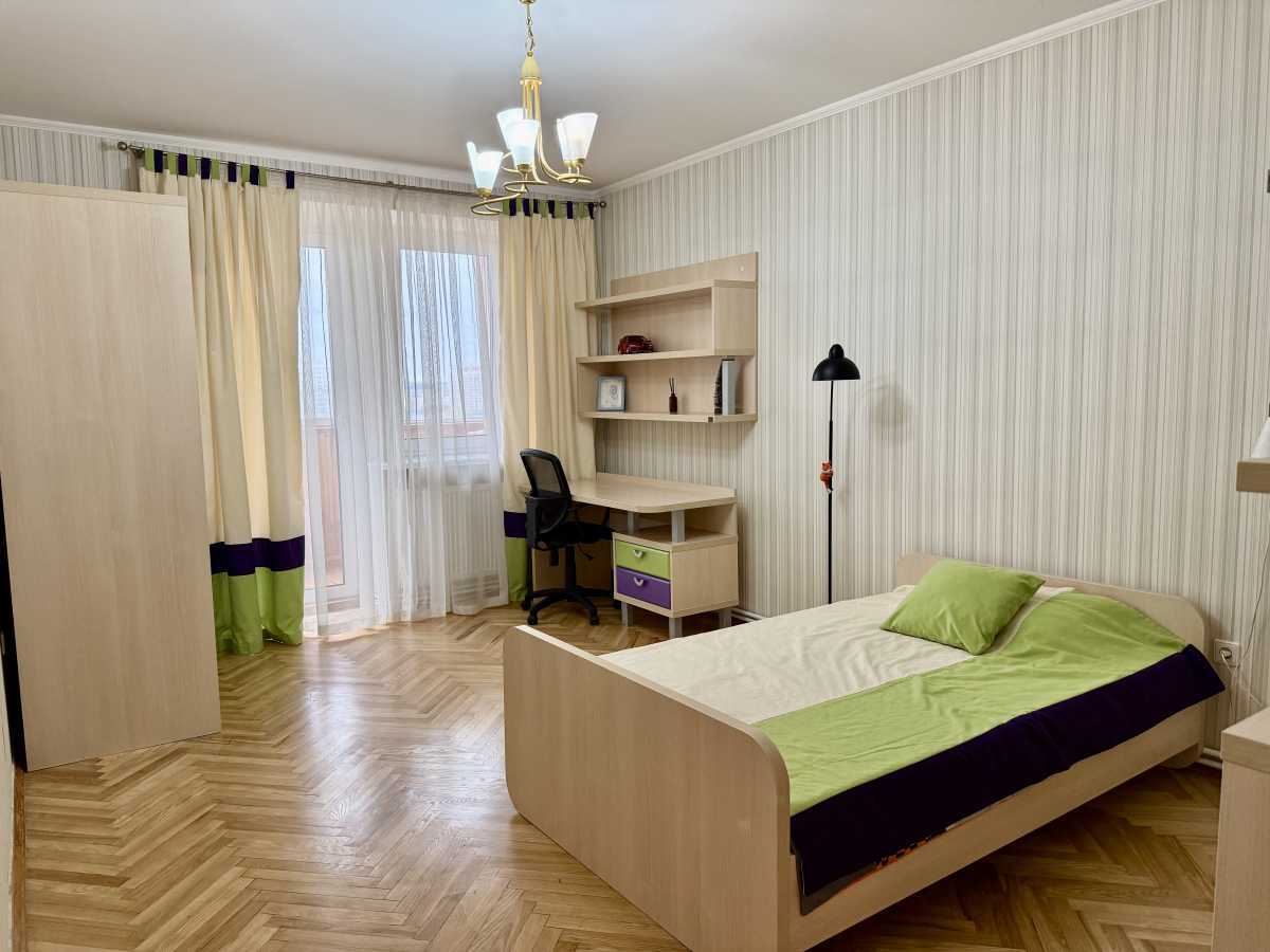 Аренда 3-комнатной квартиры 170 м², Героев Сталинграда просп., 16В