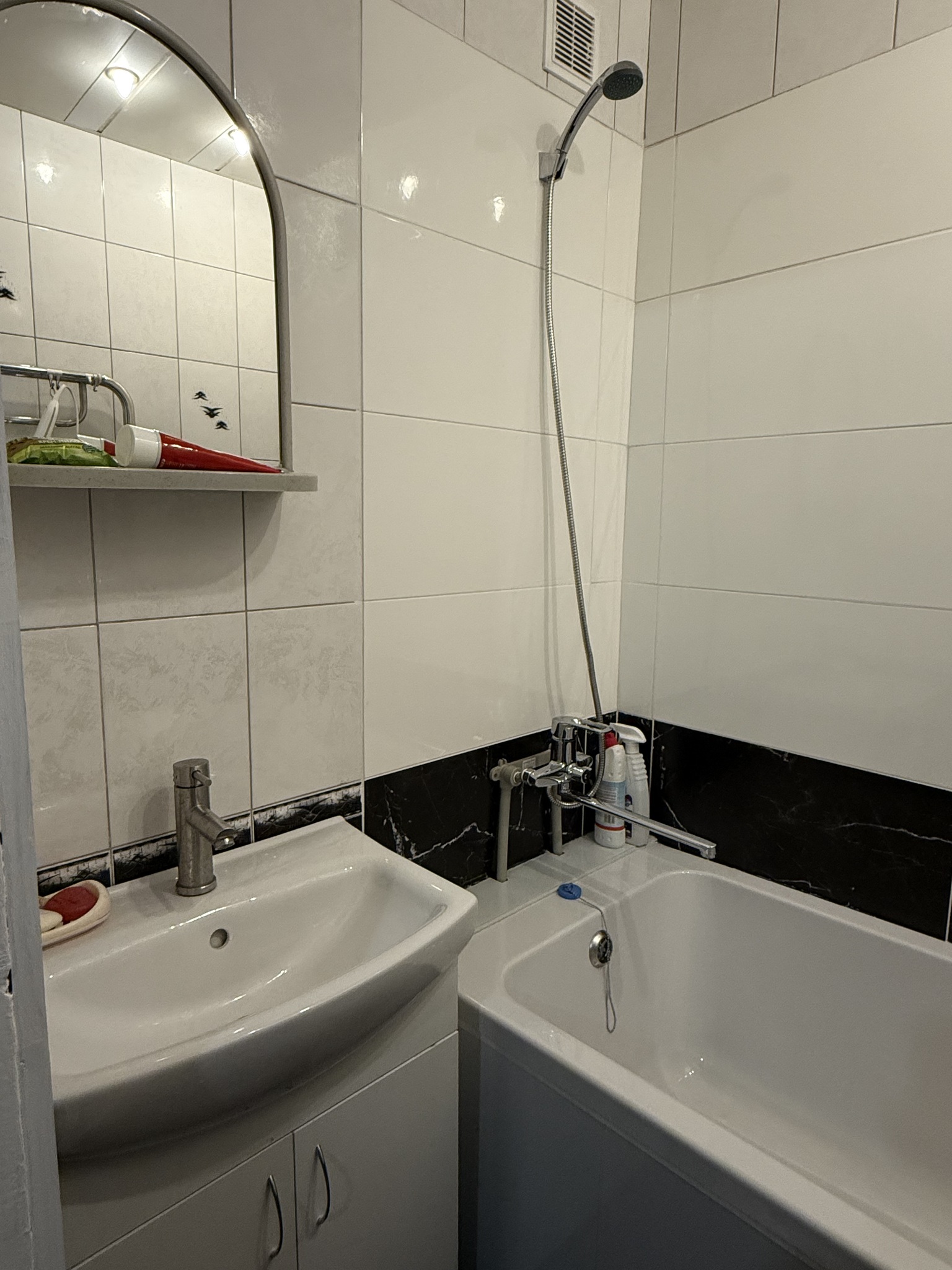 Аренда 4-комнатной квартиры 90 м², Сергея Синенко ул., 69