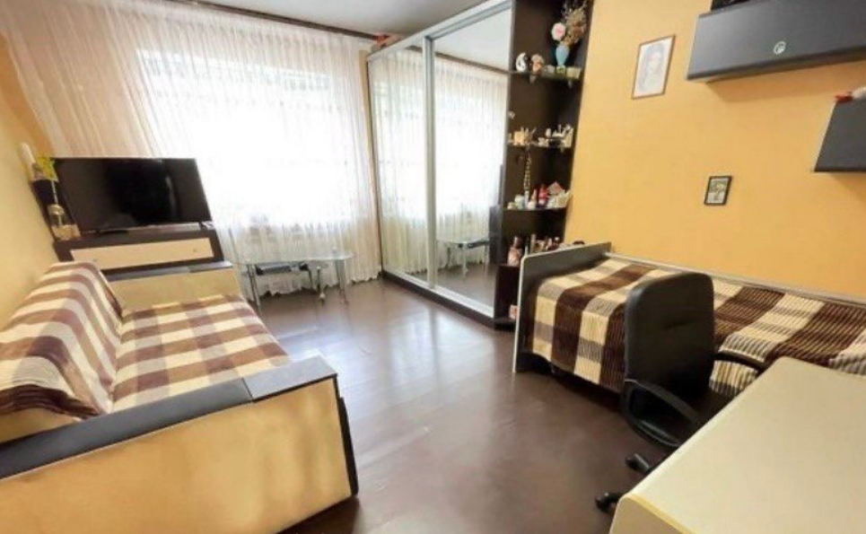 Продаж 1-кімнатної квартири 31 м², Середньофонтанська вул.