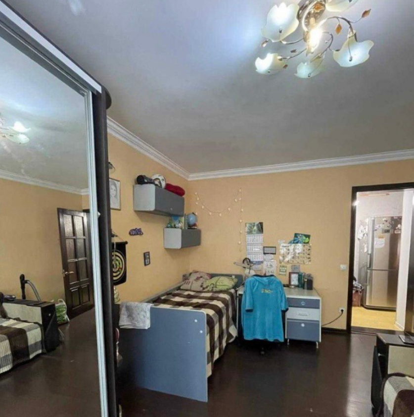 Продаж 1-кімнатної квартири 31 м², Середньофонтанська вул.