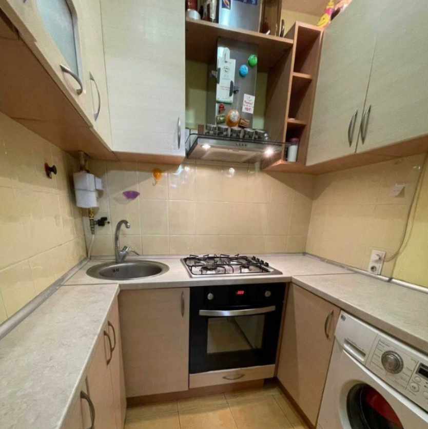 Продаж 1-кімнатної квартири 31 м², Середньофонтанська вул.