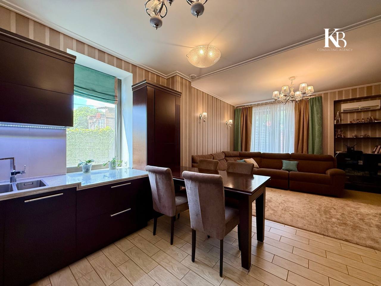 Продажа 5-комнатной квартиры 131 м², Кипарисный пер., 6