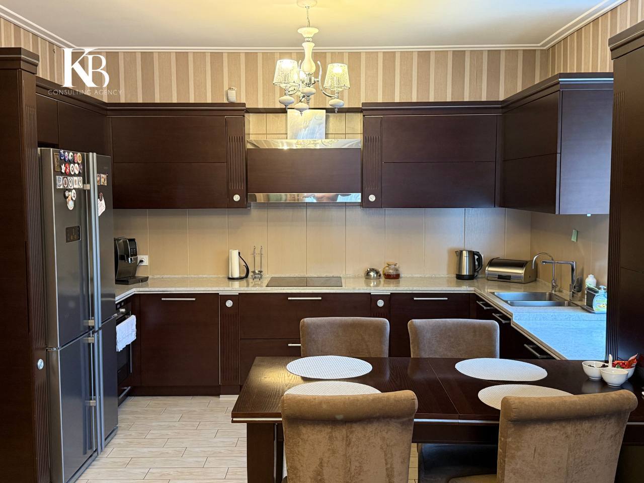 Продажа 5-комнатной квартиры 131 м², Кипарисный пер., 6