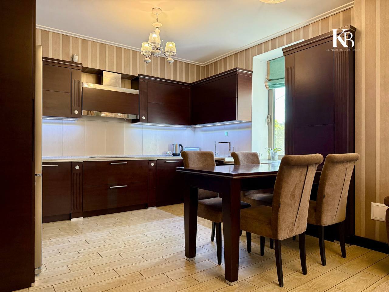 Продажа 5-комнатной квартиры 131 м², Кипарисный пер., 6