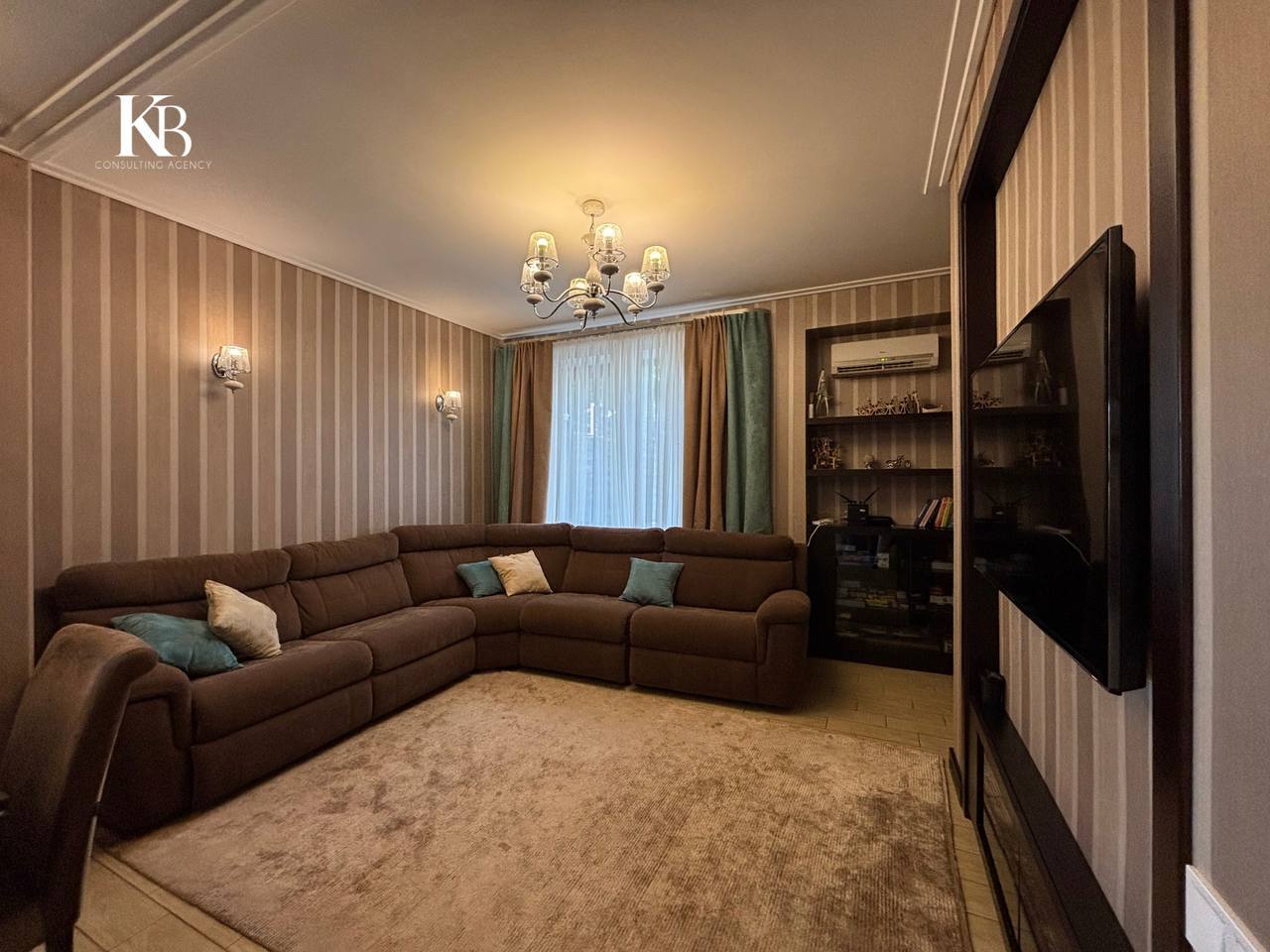 Продажа 5-комнатной квартиры 131 м², Кипарисный пер., 6