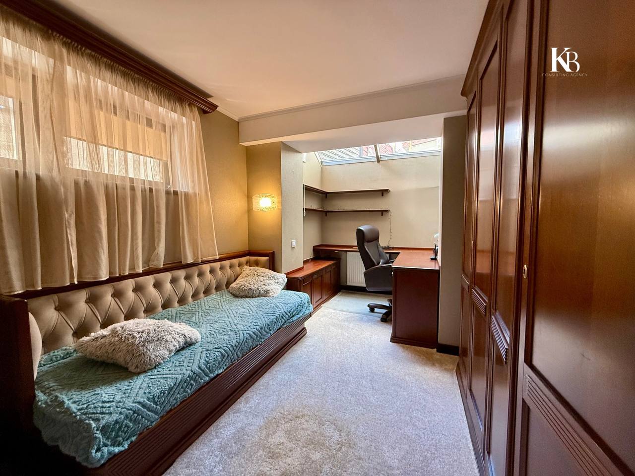 Продажа 5-комнатной квартиры 131 м², Кипарисный пер., 6