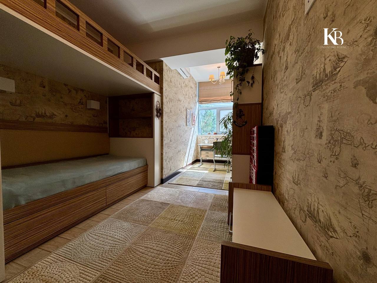 Продажа 5-комнатной квартиры 131 м², Кипарисный пер., 6