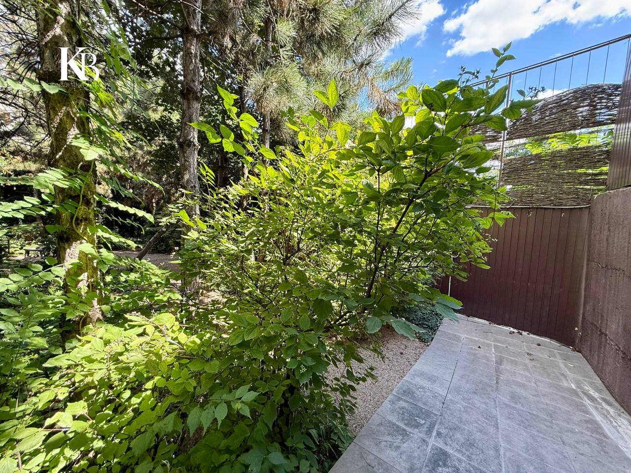 Продажа 5-комнатной квартиры 131 м², Кипарисный пер., 6