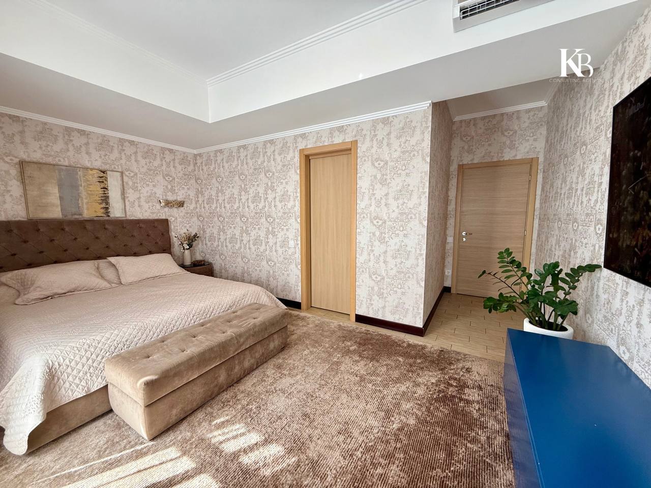 Продажа 5-комнатной квартиры 131 м², Кипарисный пер., 6