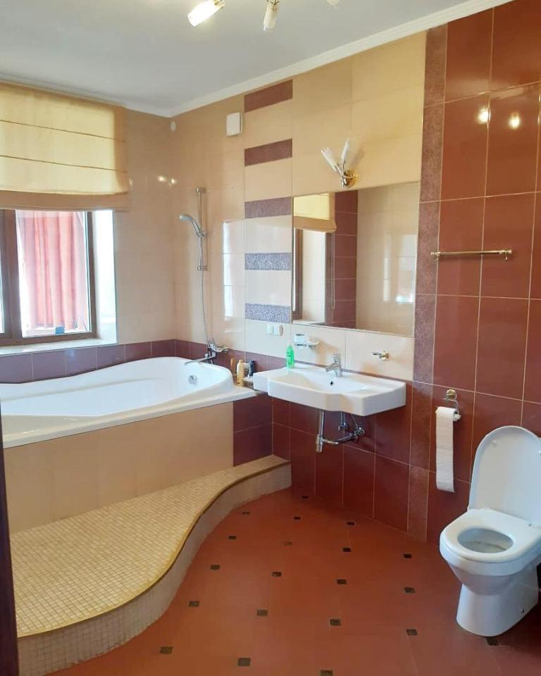 Продажа 4-комнатной квартиры 240 м², Маршала Говорова ул., 10Б