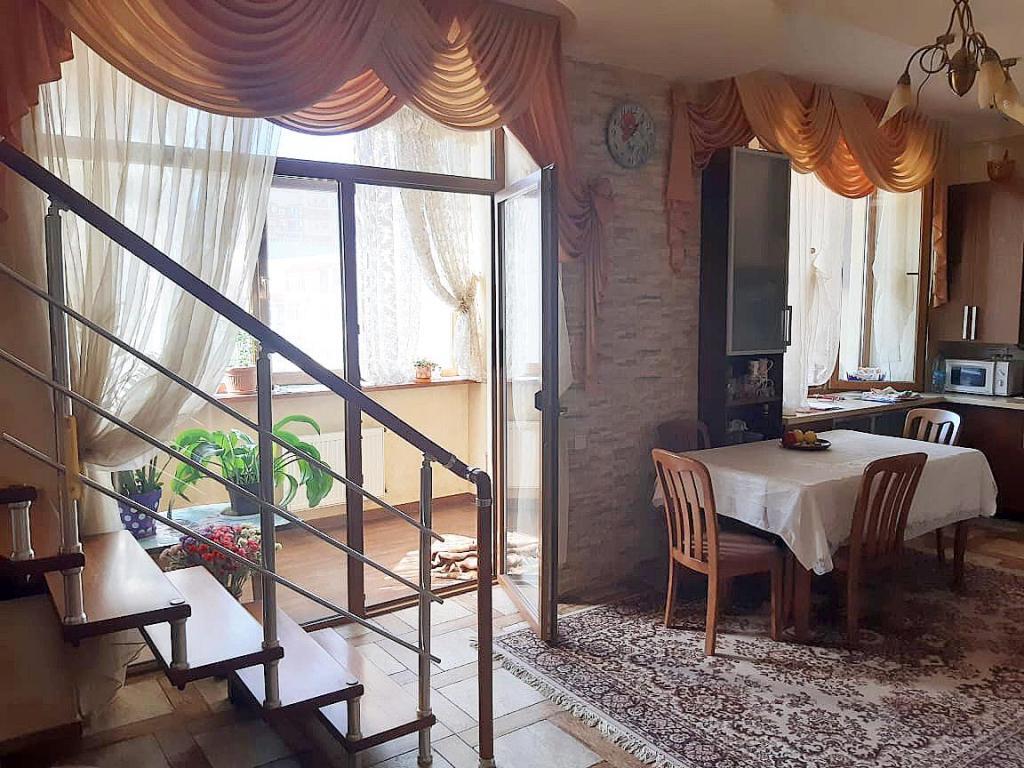 Продажа 4-комнатной квартиры 240 м², Маршала Говорова ул., 10Б