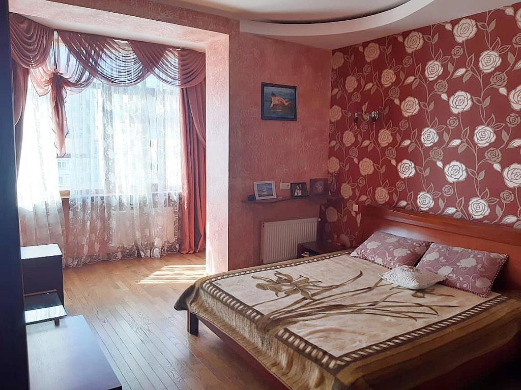 Продажа 4-комнатной квартиры 240 м², Маршала Говорова ул., 10Б