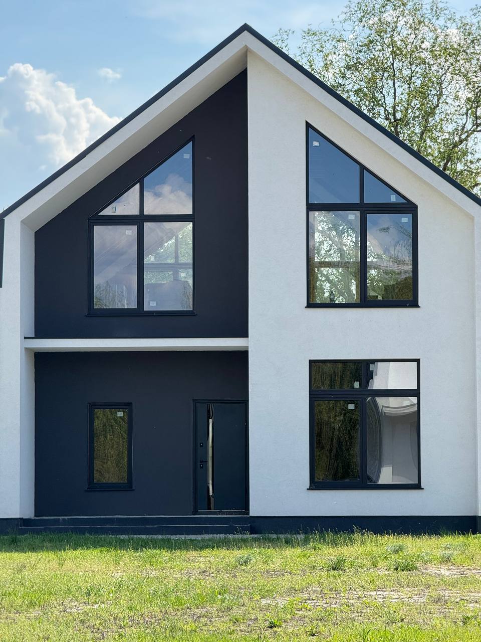 Продаж будинку 196 м²